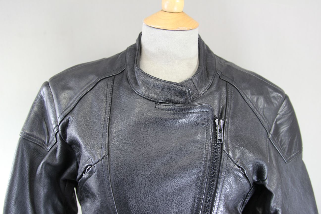 LADIES CLASSIC BLACK LEATHER BIKER JACKET SIZE 14/36-38 INCH CHEST