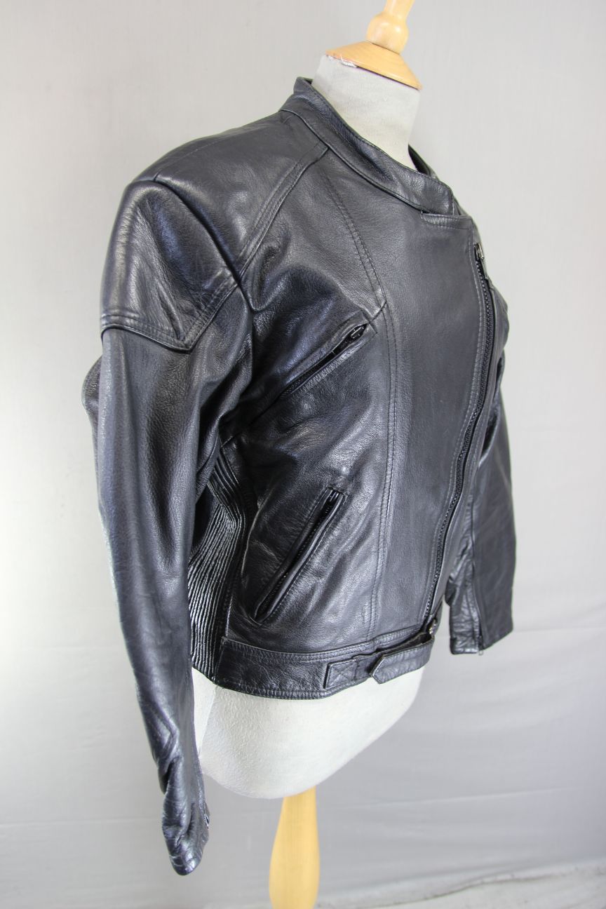 LADIES CLASSIC BLACK LEATHER BIKER JACKET SIZE 14/36-38 INCH CHEST