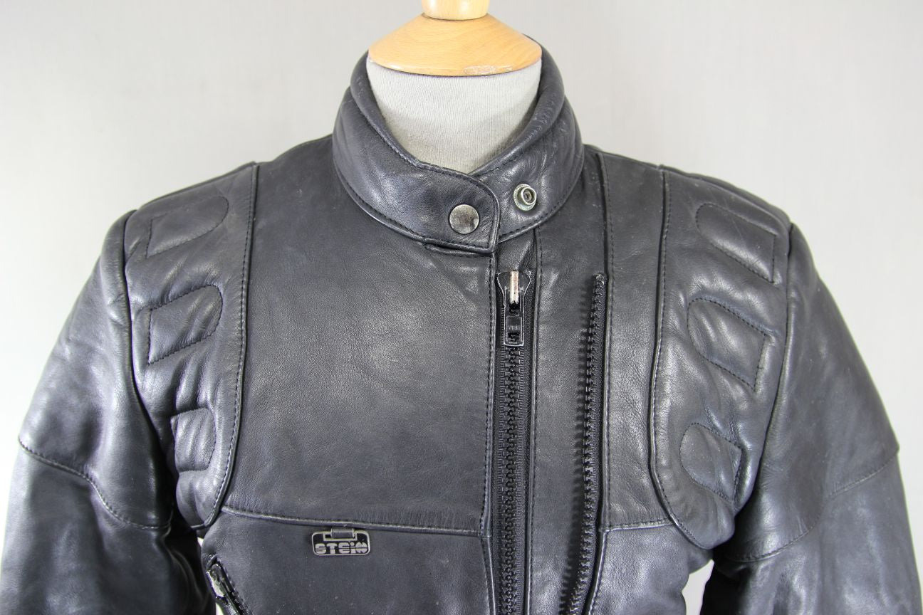 CLASSIC BLACK STEIN LEATHERS BIKER JACKET: SIZE 14 36-38 INCHES