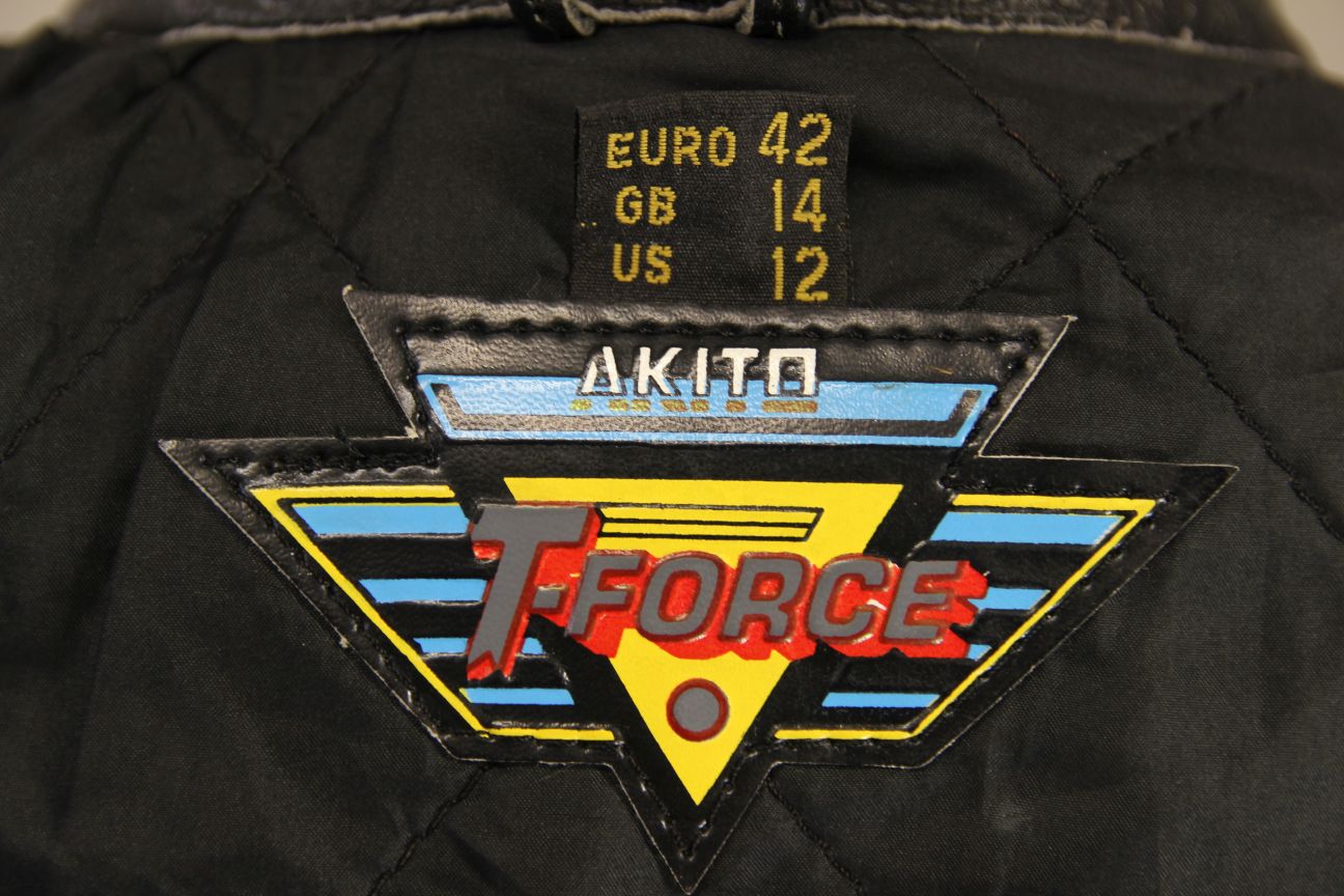 CLASSIC AKITO T-FORCE BLACK LEATHER BIKER JACKET: SIZE 14/36 -38 INCH CHEST