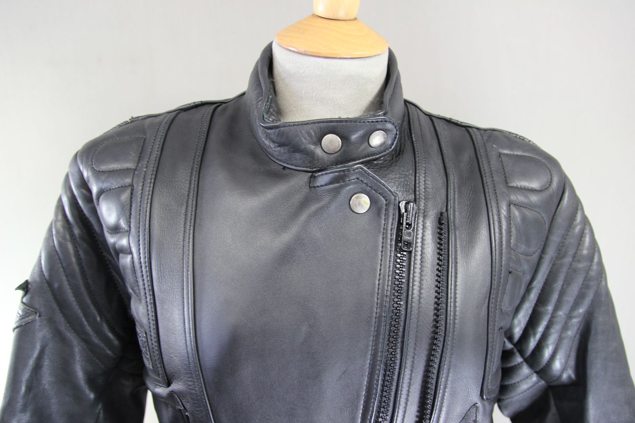 AKITO MERCURY PLUS BLACK LEATHER BIKER JACKET WITH BACK PROTECTOR: SIZE 16