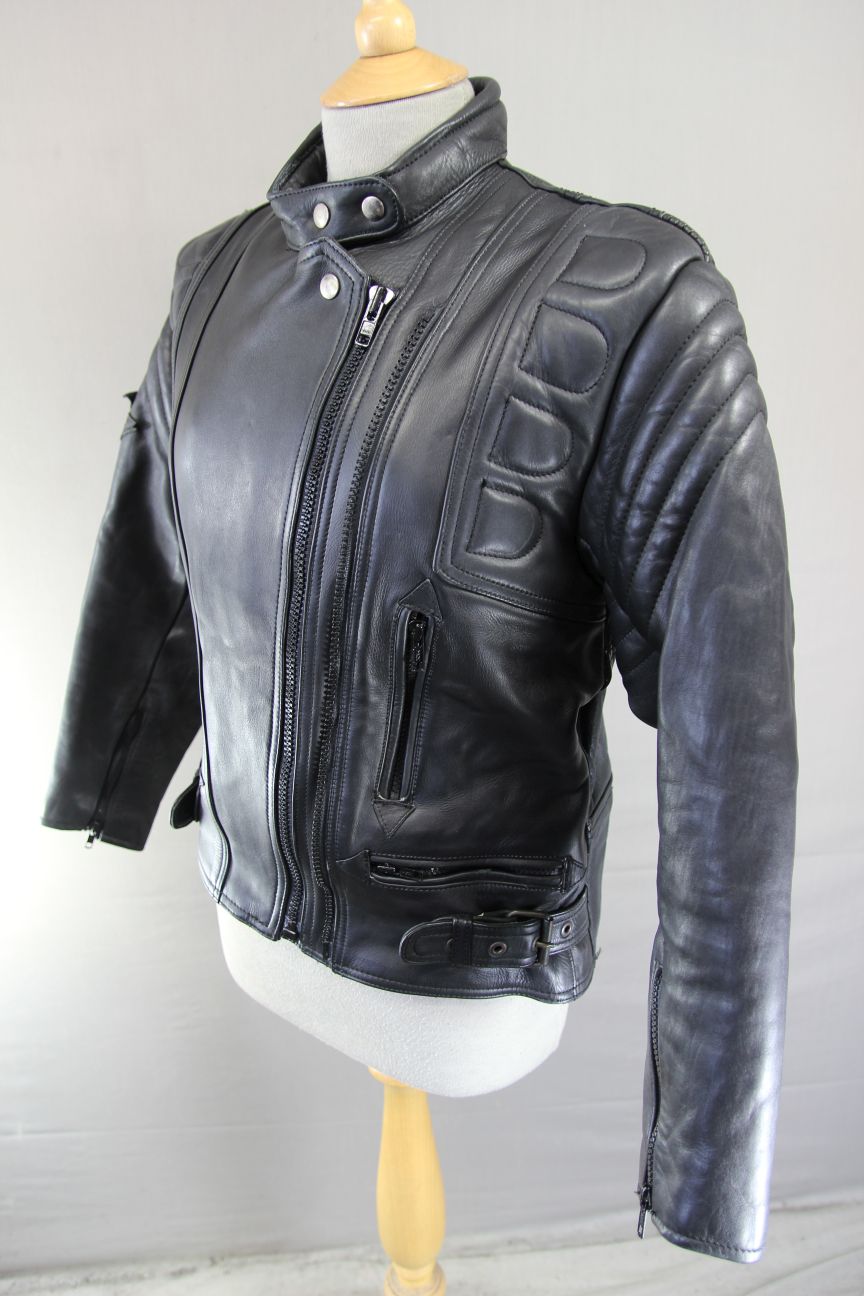 AKITO MERCURY PLUS BLACK LEATHER BIKER JACKET WITH BACK PROTECTOR: SIZE 16