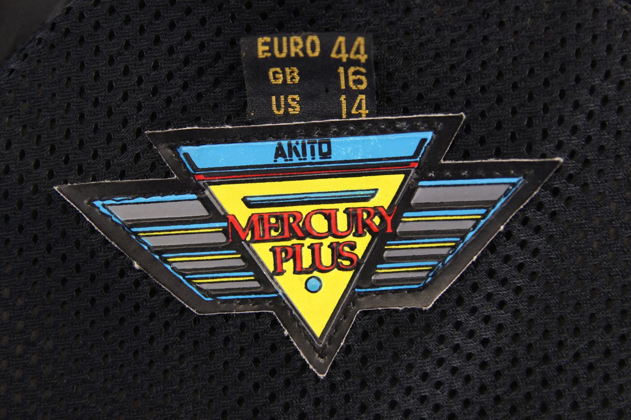 AKITO MERCURY PLUS BLACK LEATHER BIKER JACKET WITH BACK PROTECTOR: SIZE 16