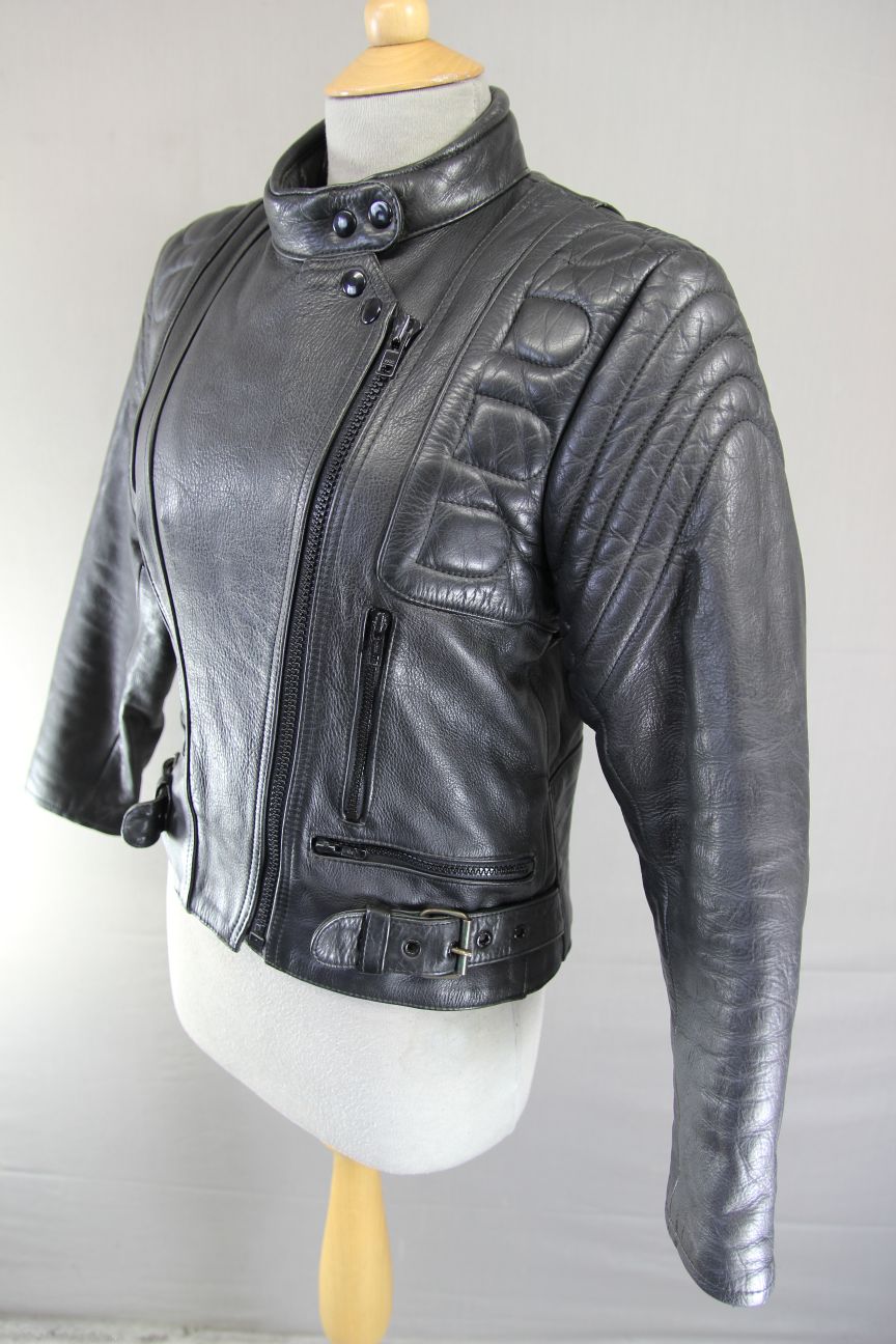 CLASSIC AKITO BLACK LEATHER BIKER JACKET: SIZE 12/34 -36 INCH CHEST
