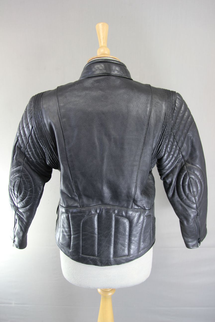 CLASSIC AKITO BLACK LEATHER BIKER JACKET: SIZE 12/34 -36 INCH CHEST