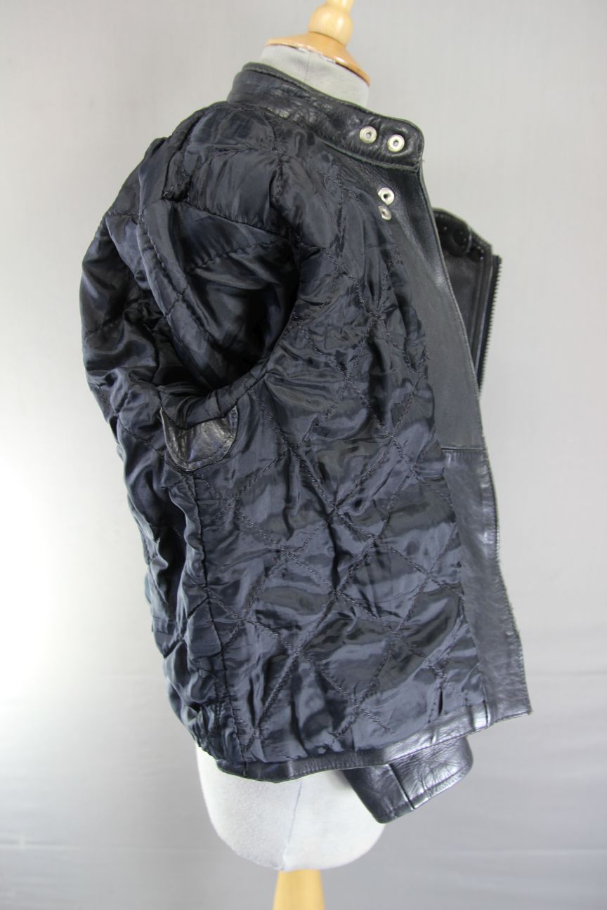 CLASSIC AKITO BLACK LEATHER BIKER JACKET: SIZE 12/34 -36 INCH CHEST