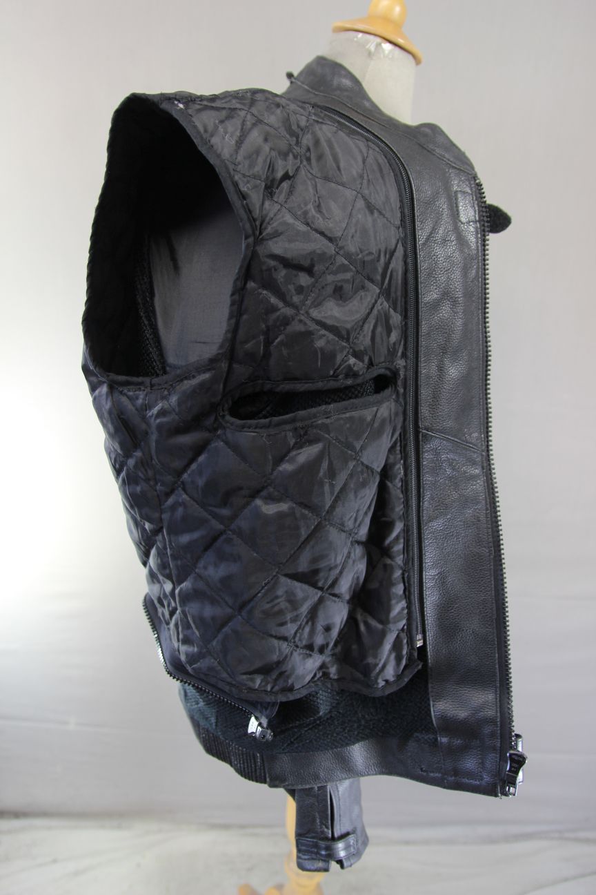 RK BLACK, RED & SILVER LEATHER BIKER JACKET WITH CE ARMOUR & THERMAL LINING 46IN