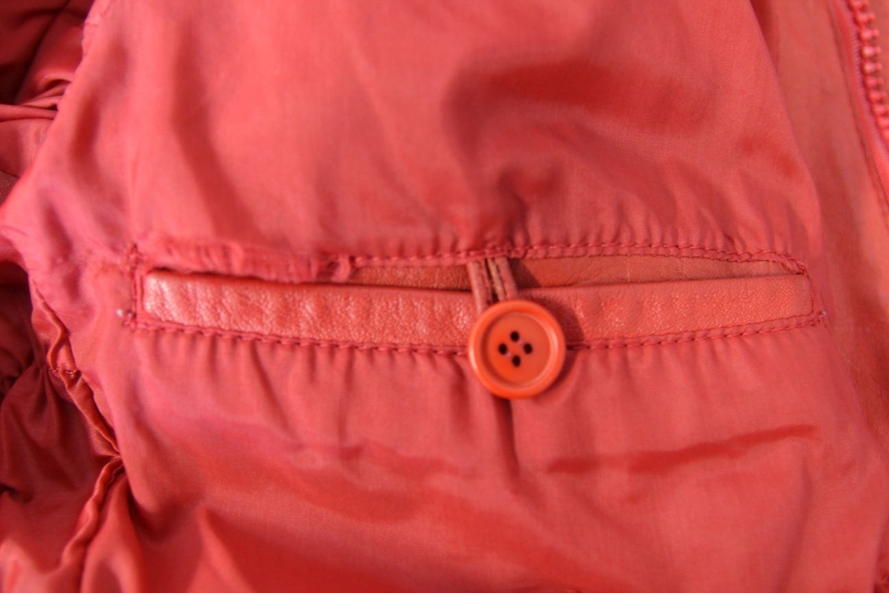 VINTAGE POLO RED & WHITE LEATHER BIKER JACKET 34-36 INCH CHEST
