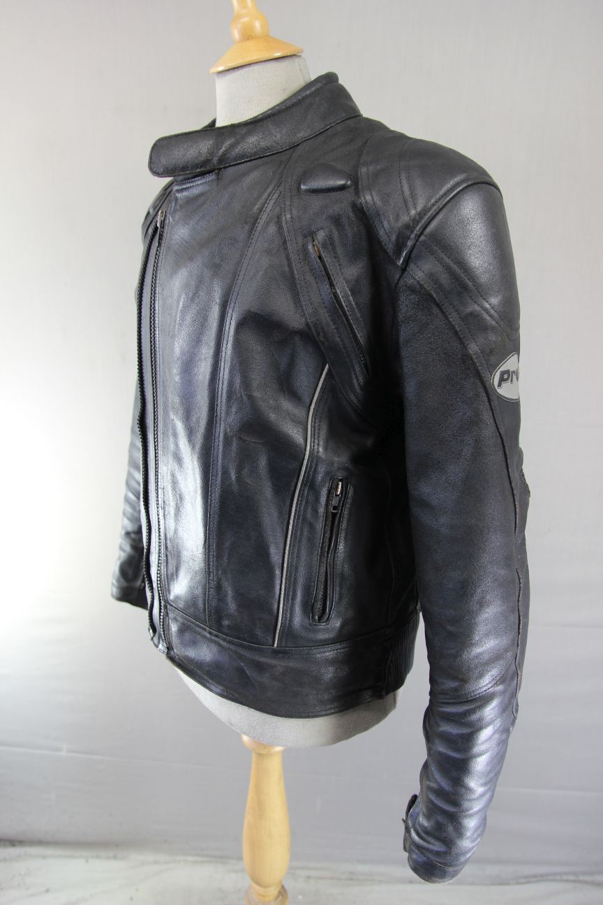 PROTO BLACK LEATHER BIKER JACKET WITH BACK, SHOULDER & ELBOW PROTECTORS 40-42 IN