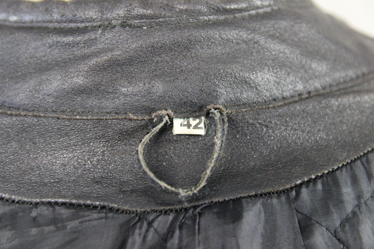 PROTO BLACK LEATHER BIKER JACKET WITH BACK, SHOULDER & ELBOW PROTECTORS 40-42 IN