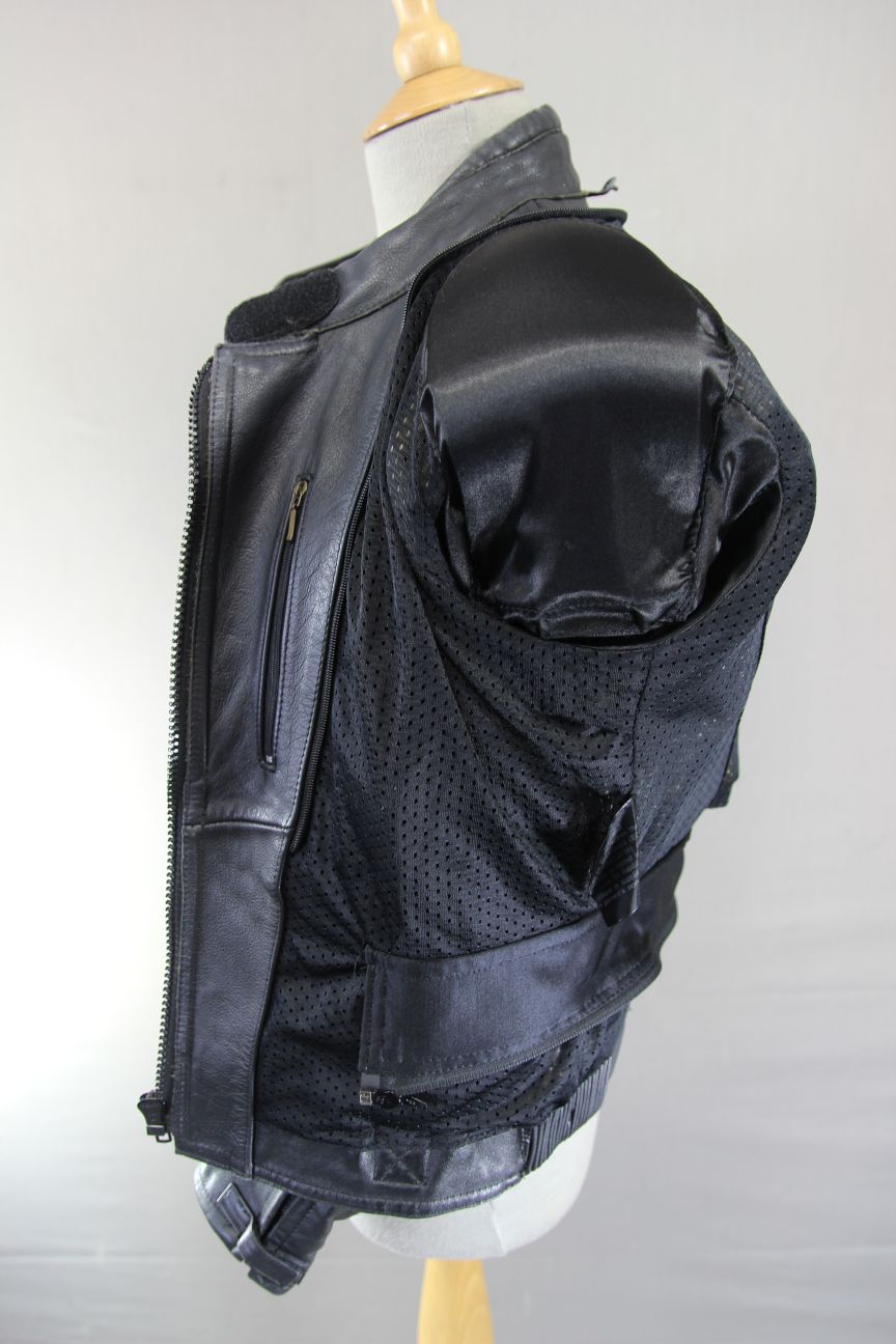 FRANK THOMAS BLACK LEATHER BIKER JACKET WITH BACK & SHOULDER PROTECTORS: SIZE 12