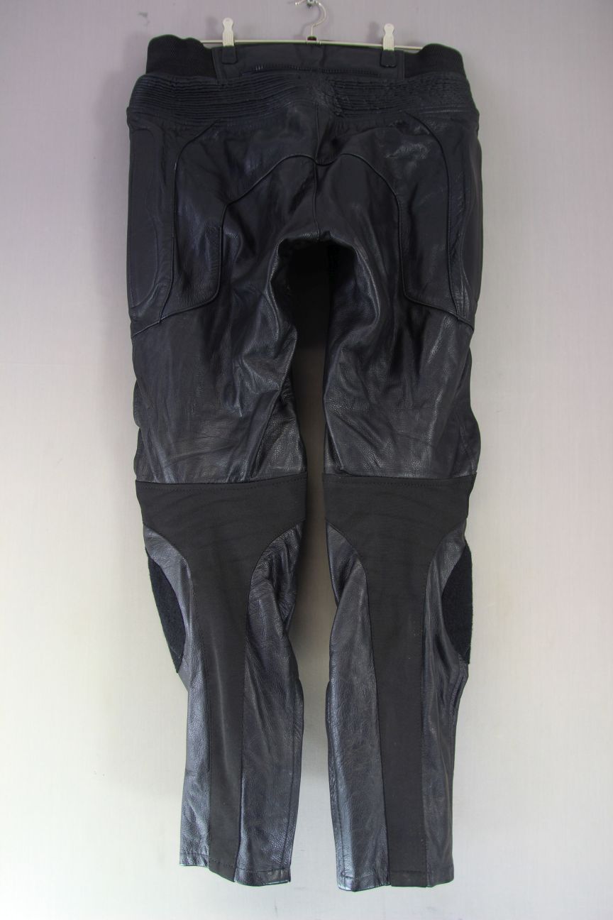 TEXPEED BLACK LEATHER BIKER TROUSERS WITH CE ARMOUR WAIST 38 IN/INSIDE LEG 33 IN