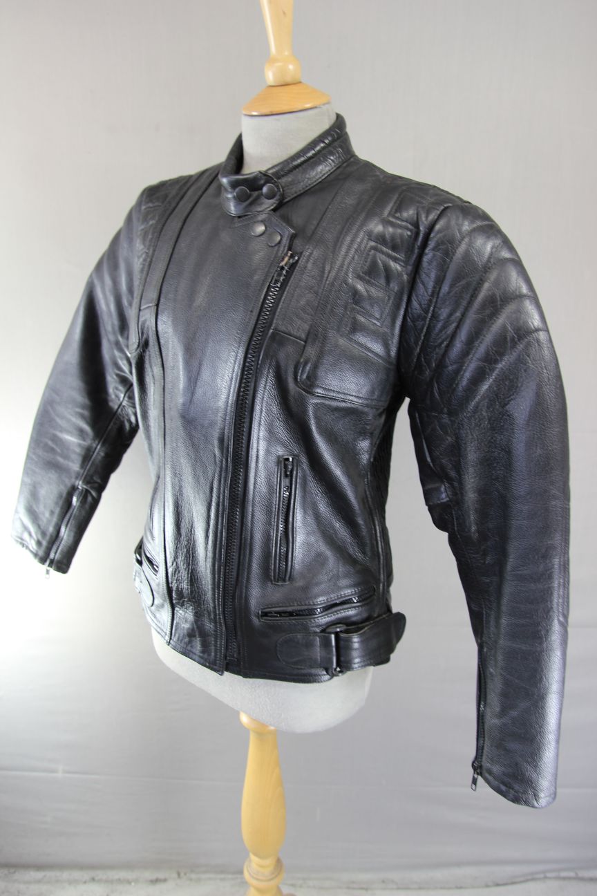 CLASSIC BLACK LEATHER BIKER JACKET: SIZE 12 34-36 INCH CHEST