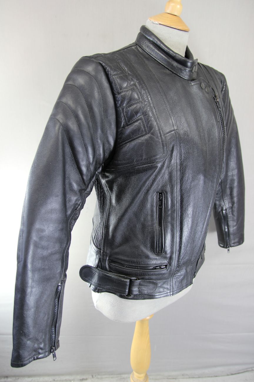 CLASSIC BLACK LEATHER BIKER JACKET: SIZE 12 34-36 INCH CHEST