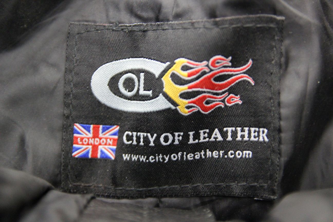 CITY OF LEATHER BLACK BIKER TROUSERS+KNEE ARMOUR WAIST 40/INSIDE LEG 29" (SHORT)