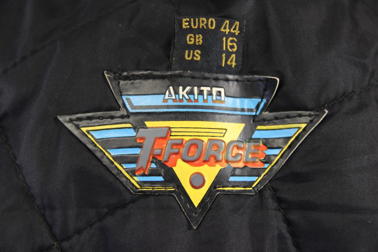 CLASSIC AKITO T-FORCE BLACK LEATHER BIKER JACKET: SIZE 16/38 INCH CHEST