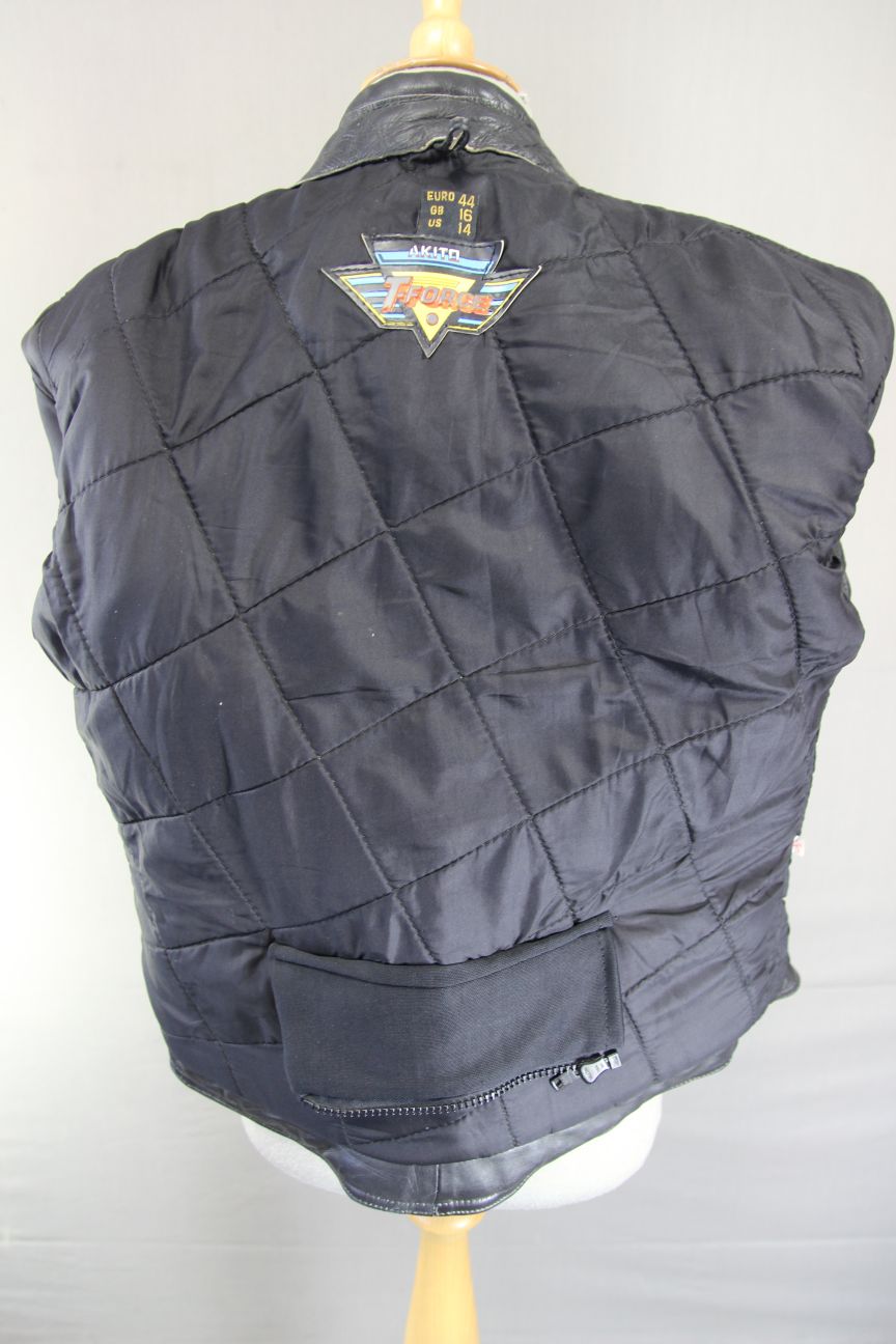 CLASSIC AKITO T-FORCE BLACK LEATHER BIKER JACKET: SIZE 16/38 INCH CHEST