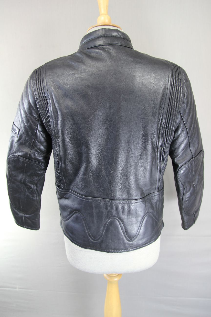 CLASSIC JUST BIKERS BLACK LEATHER COTTON LINED BIKER JACKET: SIZE 10 34 INCH