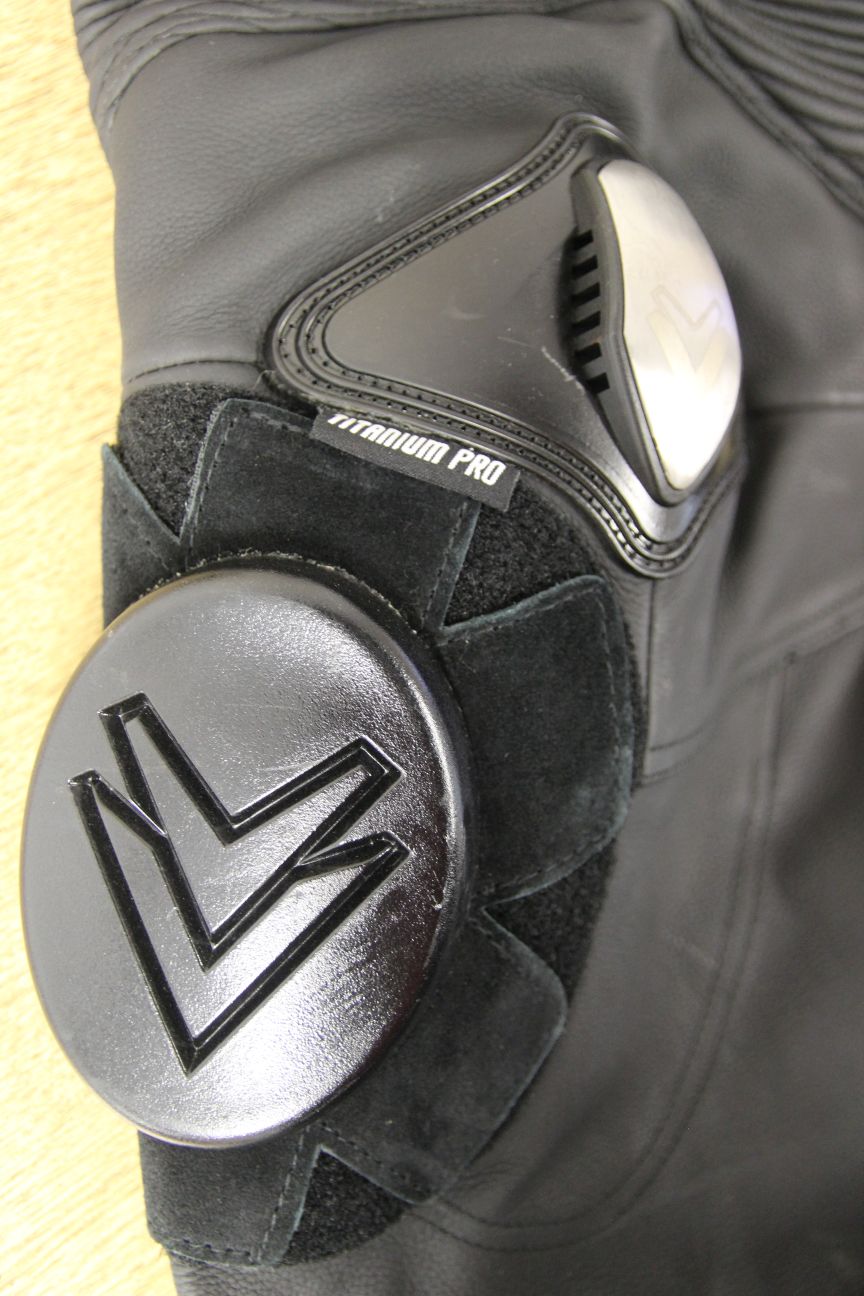 FRANK THOMAS TITANIUM PRO BIKER TROUSERS + ARMOUR/KNEE SLIDERS WAIST 38"/LEG 32"