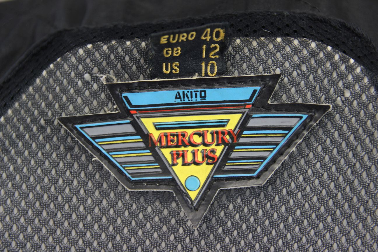 AKITO MERCURY PLUS BLACK LEATHER BIKER JACKET WITH BACK PROTECTOR: SIZE 12