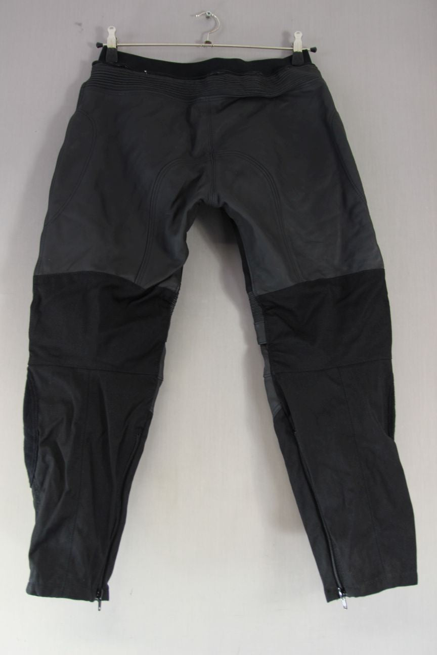 FURYGAN LADIES BLACK LEATHER BIKER TROUSERS WAIST 32 INCHES/INSIDE LEG 27 INCHES