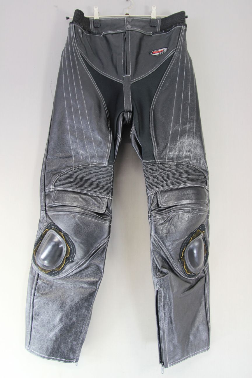 BIKER BLACK LEATHER TROUSERS + HIP & KNEE ARMOUR/KNEE SLIDERS: WAIST 30"/LEG 31"
