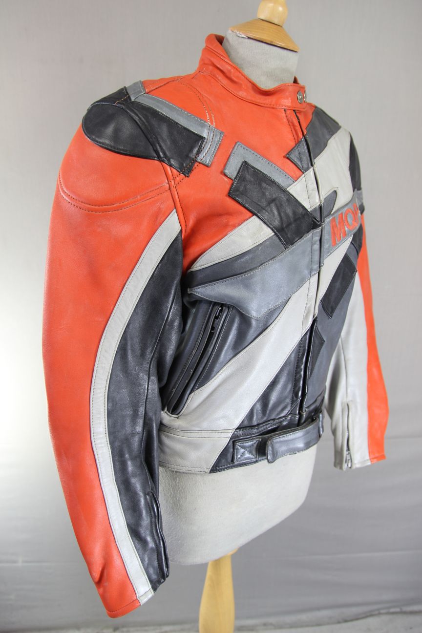 MQP SIGMA SILVER, RED & BLACK LEATHER BIKER JACKET WITH BACK PROTECTOR: SIZE 16
