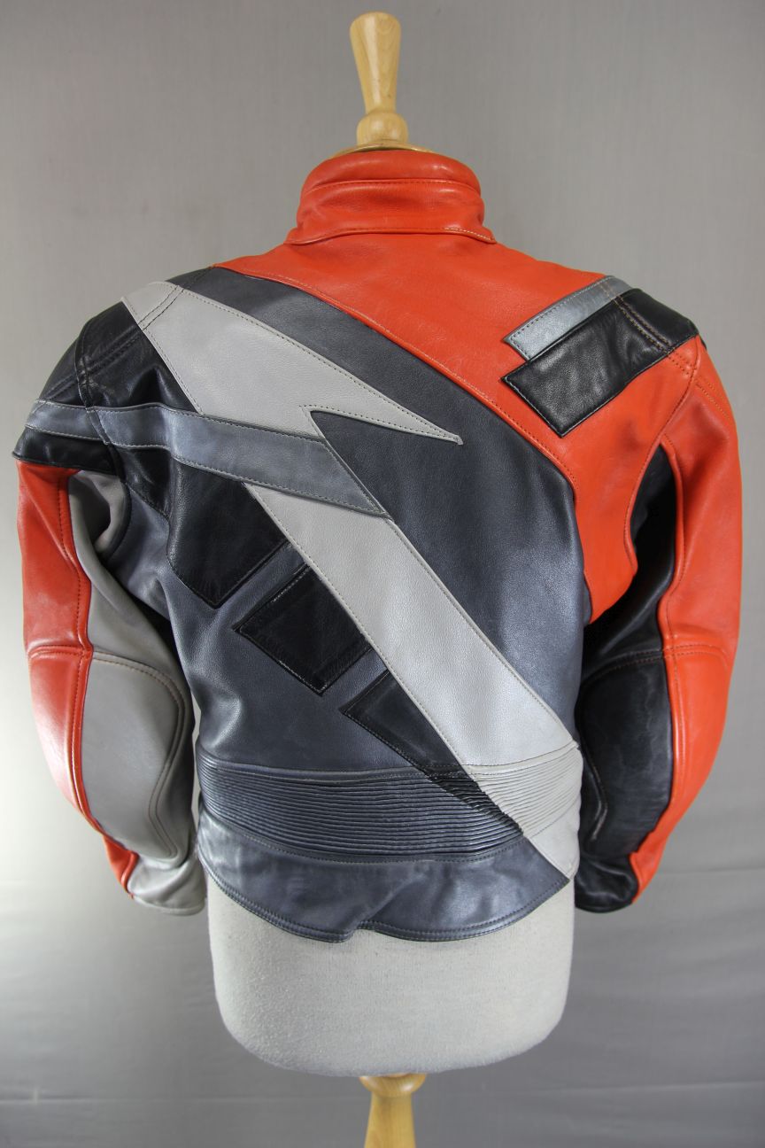 MQP SIGMA SILVER, RED & BLACK LEATHER BIKER JACKET WITH BACK PROTECTOR: SIZE 16
