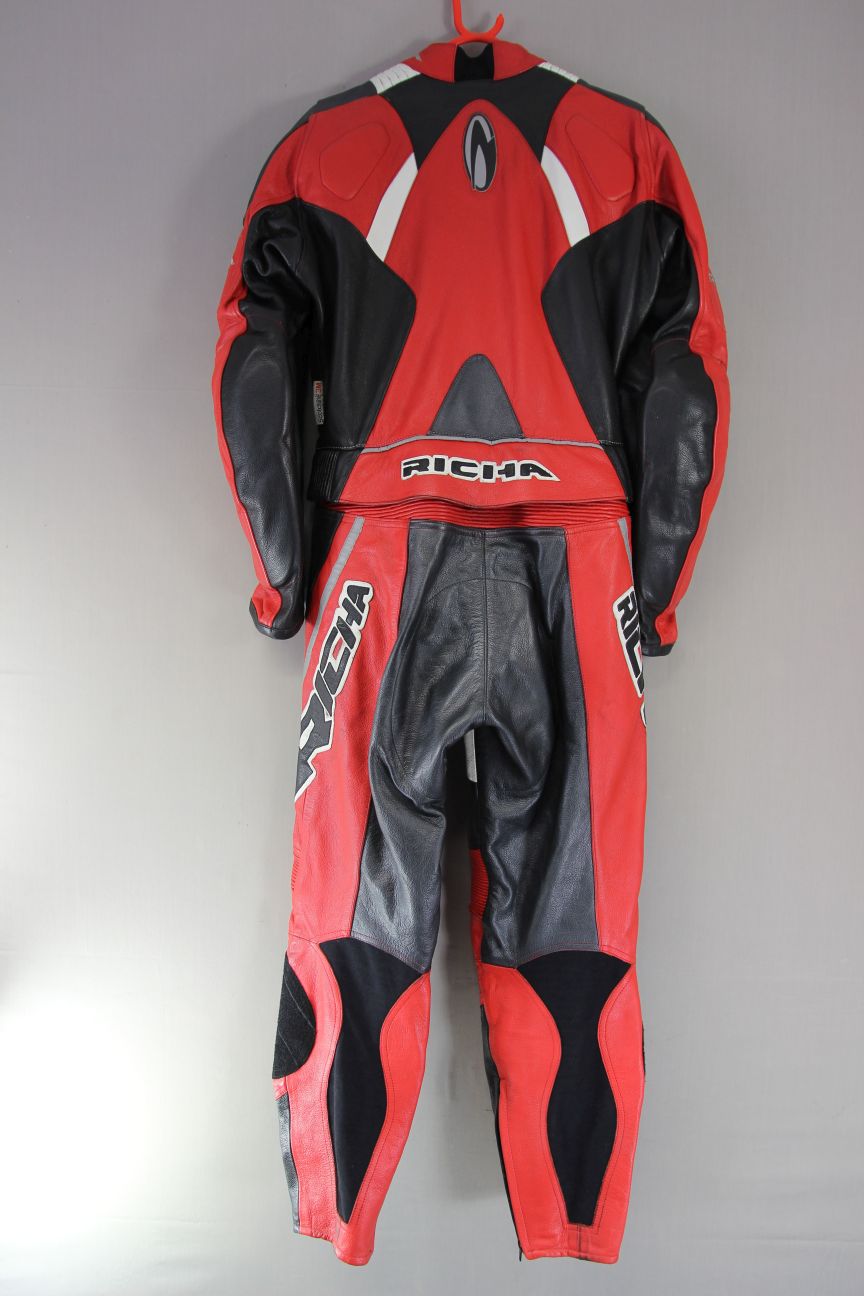 RICHA 2 PIECE BLACK, RED, WHITE & SILVER LEATHER BIKER SUIT + CE ARMOUR: SIZE 12