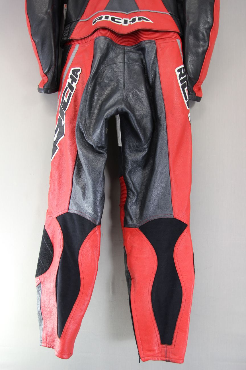 RICHA 2 PIECE BLACK, RED, WHITE & SILVER LEATHER BIKER SUIT + CE ARMOUR: SIZE 12
