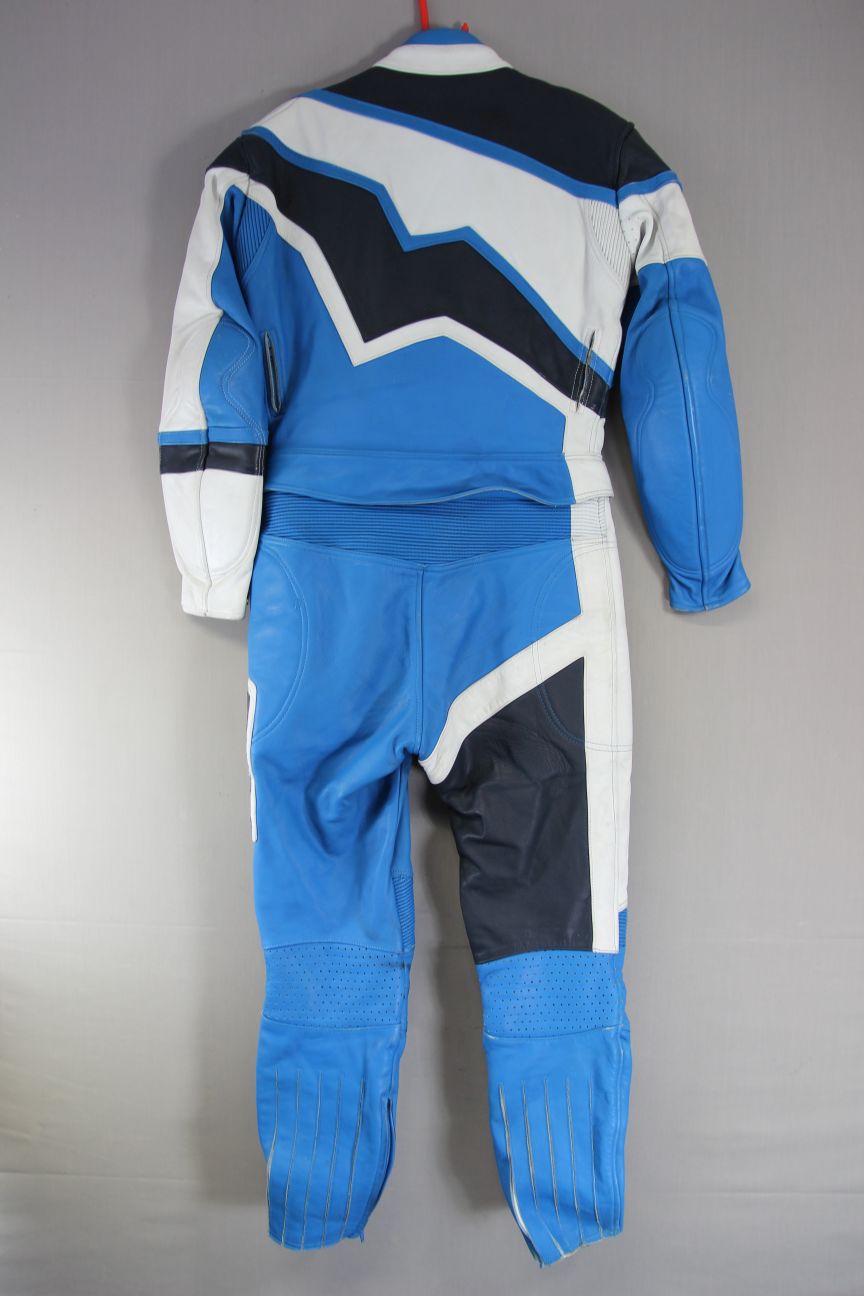 VINTAGE RIVA 2 PIECE KEVLAR REINFORCED LEATHER BIKER SUIT + KNEE PROTECTORS 40IN