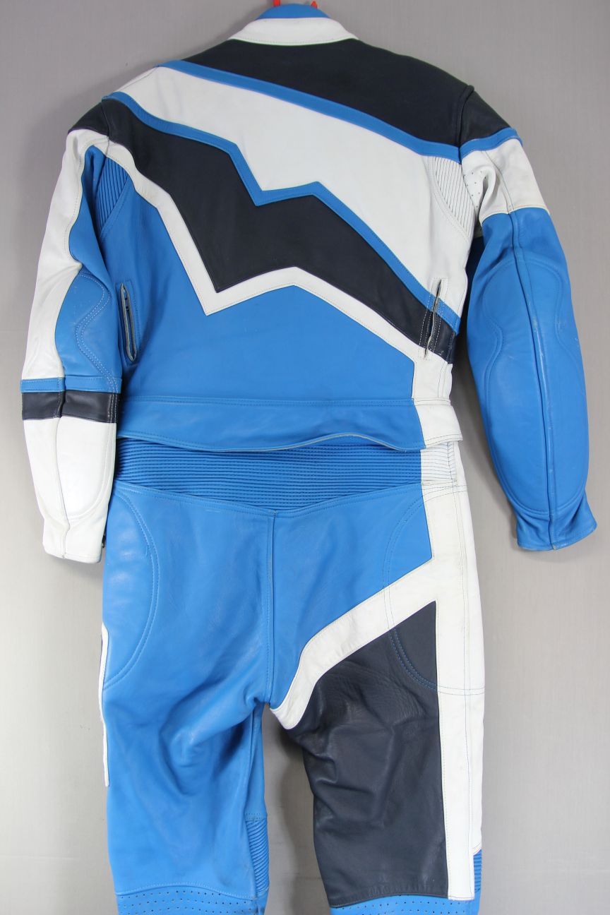 VINTAGE RIVA 2 PIECE KEVLAR REINFORCED LEATHER BIKER SUIT + KNEE PROTECTORS 40IN