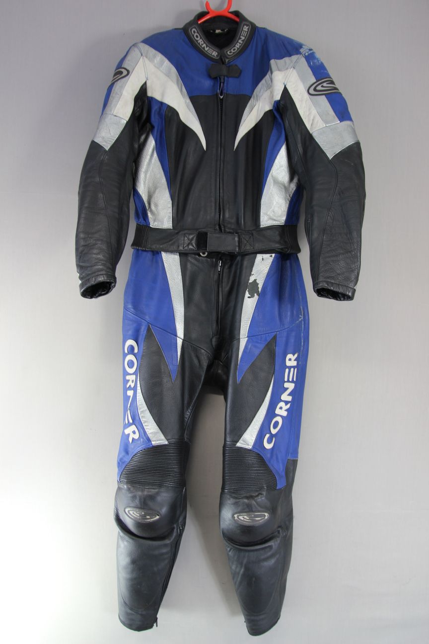 CORNER 2 PIECE BLACK, BLUE, SILVER & WHITE LEATHER BIKER SUIT + CE ARMOUR 36 IN