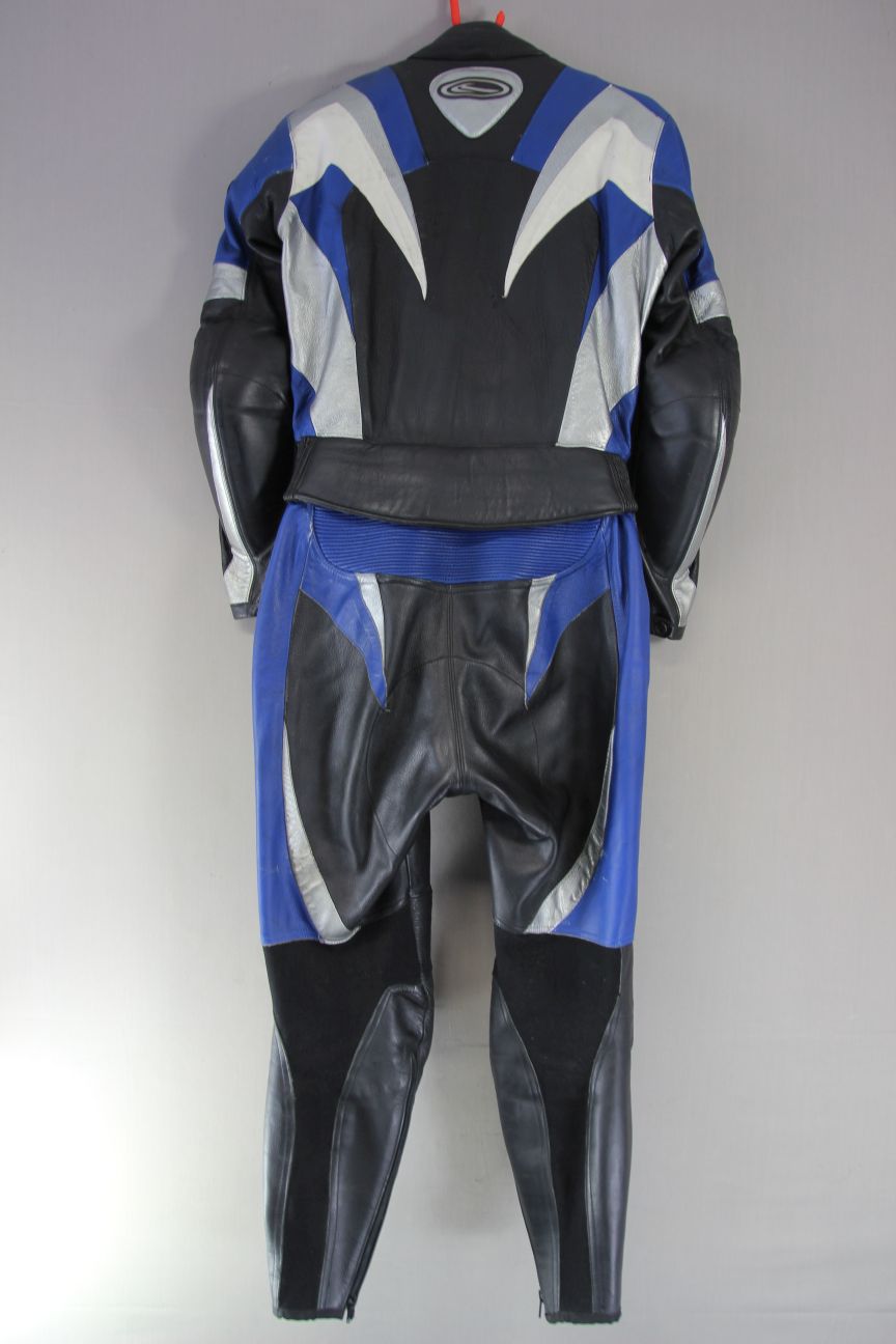 CORNER 2 PIECE BLACK, BLUE, SILVER & WHITE LEATHER BIKER SUIT + CE ARMOUR 36 IN