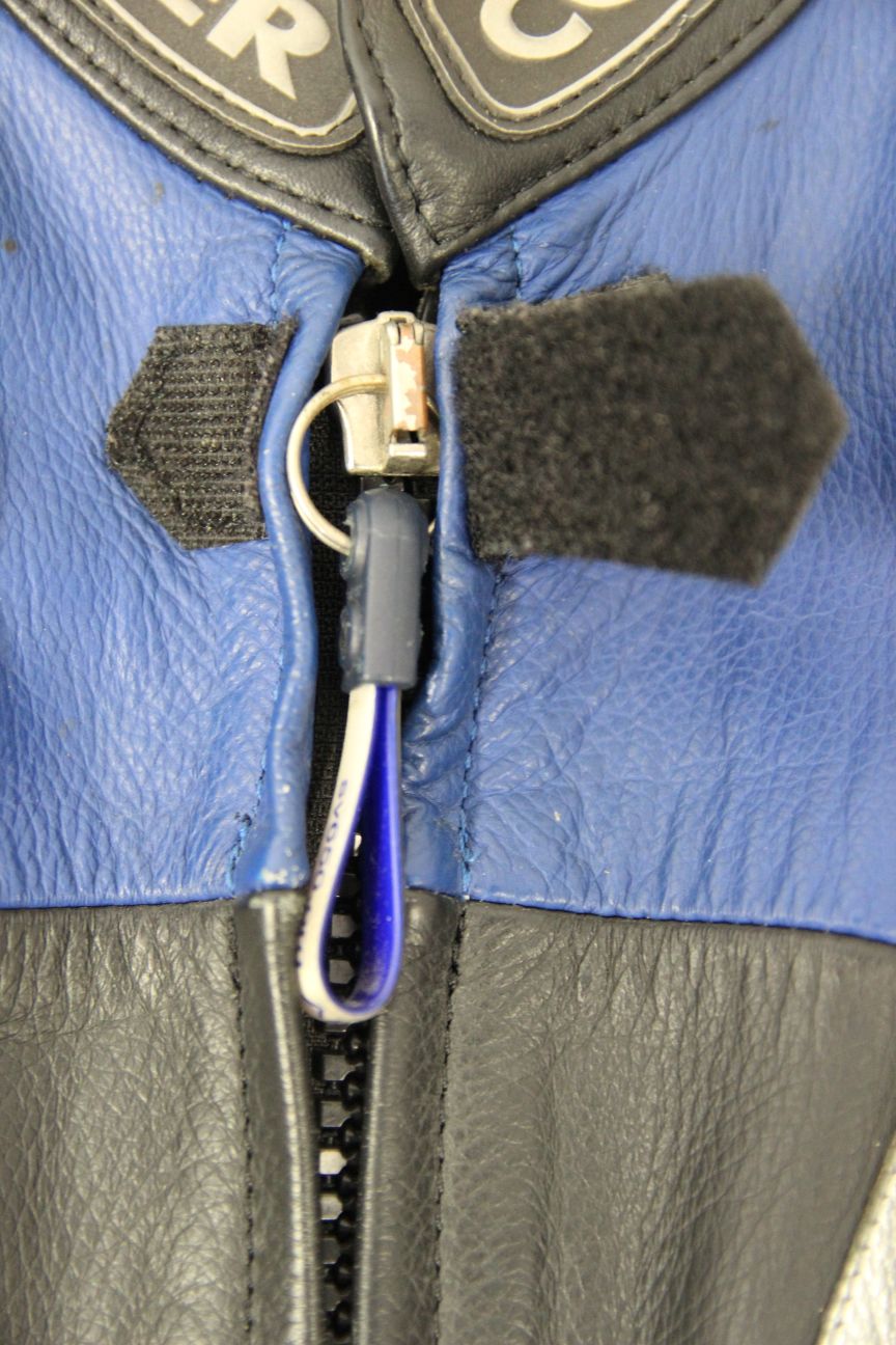 CORNER 2 PIECE BLACK, BLUE, SILVER & WHITE LEATHER BIKER SUIT + CE ARMOUR 36 IN