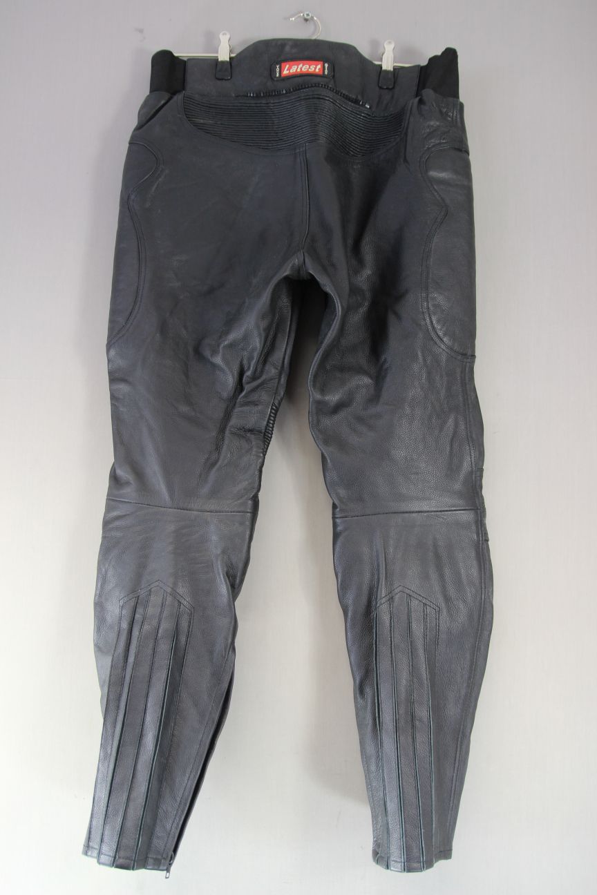 BLACK LEATHER BIKER TROUSERS + CE KNEE ARMOUR & HIP PROTECTORS WAIST 36"/LEG 31"