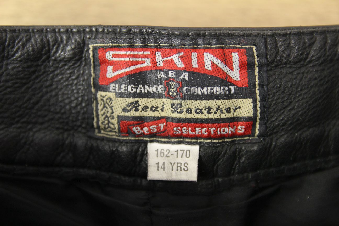 SKINTAN BOYS BLACK LEATHER BIKER TROUSERS/AGE 14/WAIST 26-28 IN/INSIDE LEG 24 IN