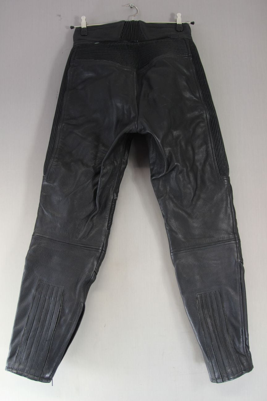 BELSTAFF BLACK LEATHER BIKER TROUSERS: WAIST 30 INCH/INSIDE LEG 31.5 INCH