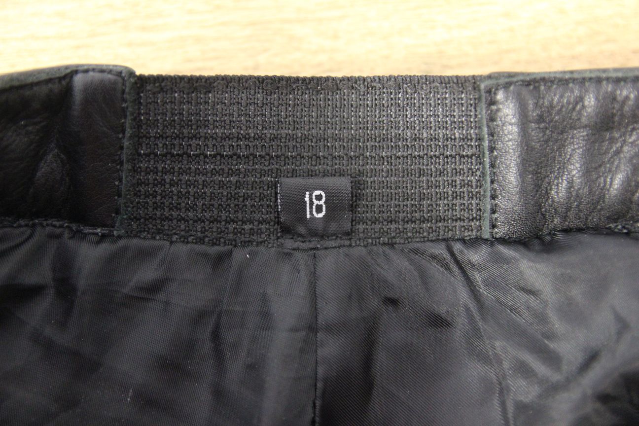 RICHA BLACK LEATHER & TEXTILE BIKER JEANS: SIZE 18/WAIST 36 IN/INSIDE LEG 29 IN