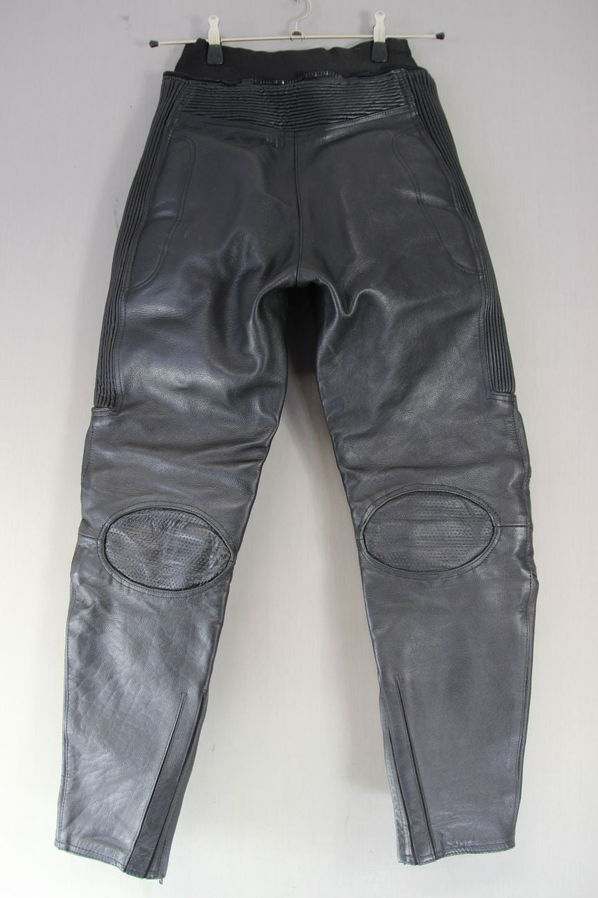 FRANK THOMAS BLACK LEATHER BIKER TROUSERS: SIZE 12/WAIST 28 IN/INSIDE LEG 28 IN