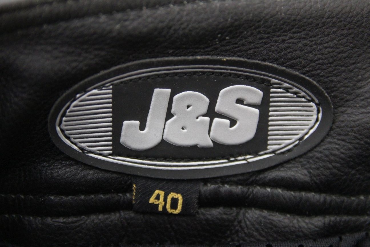 J&S BLACK LEATHER BIKER TROUSERS WAIST 38-40 INCH/INSIDE LEG 25 INCH (SHORT FIT)