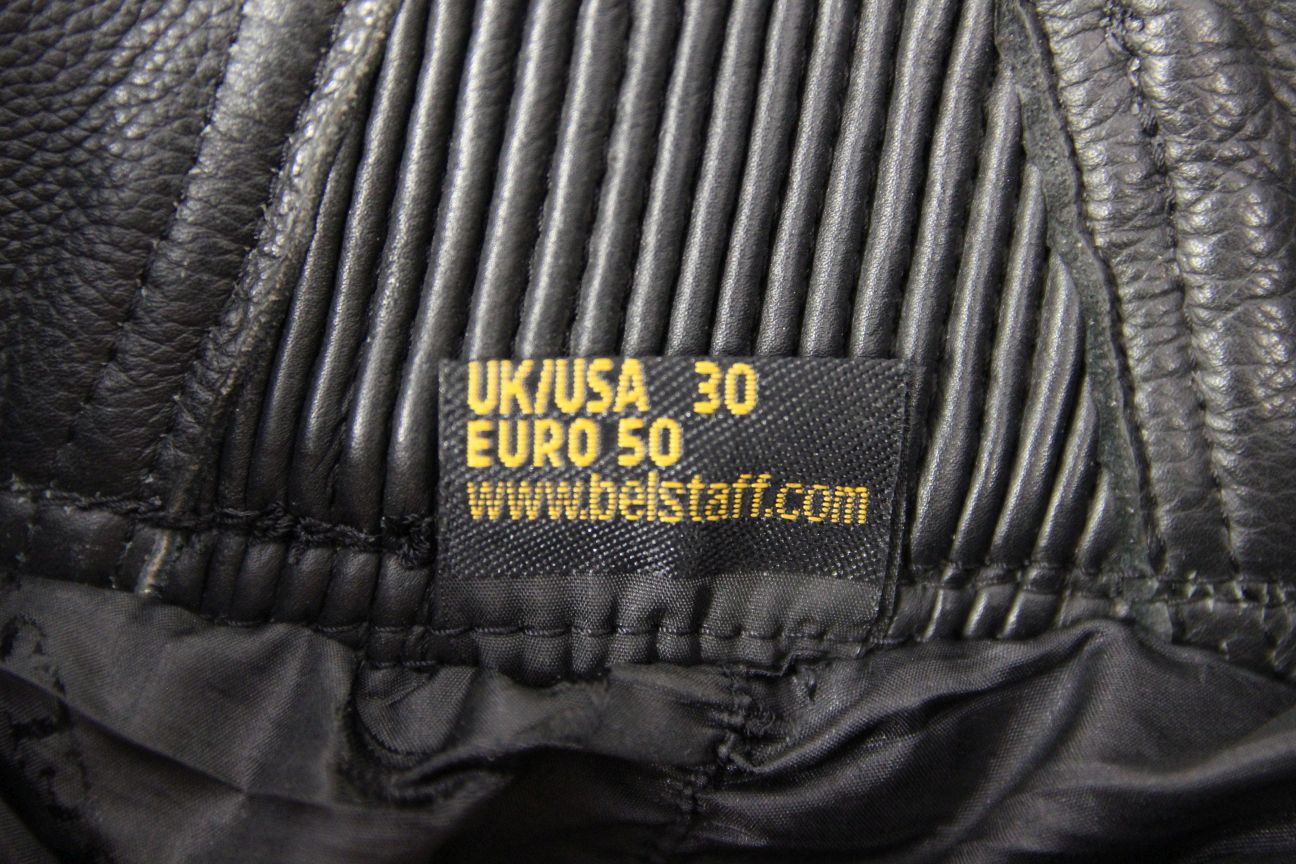 BELSTAFF BLACK LEATHER BIKER TROUSERS: WAIST 28-30 INCH/INSIDE LEG 31 INCH