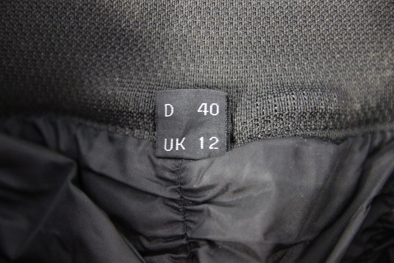 AKITO BLACK LEATHER BIKER TROUSERS + KNEE CE ARMOUR: SIZE 12 WAIST 28IN/LEG 29IN