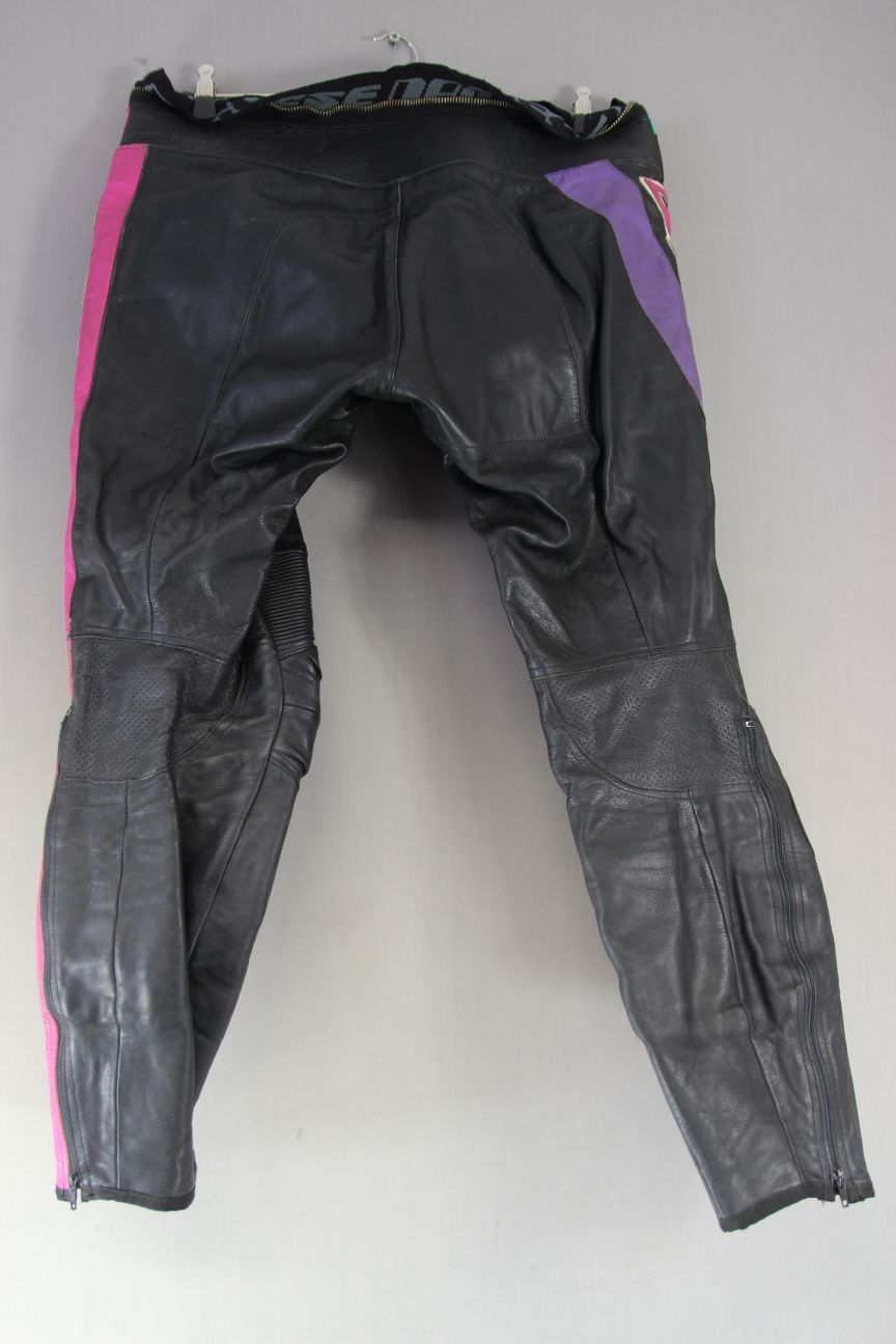 DAINESE VINTAGE LEATHER BIKER TROUSERS + ARMOUR/KNEE SLIDERS: WAIST 38"/LEG 31"