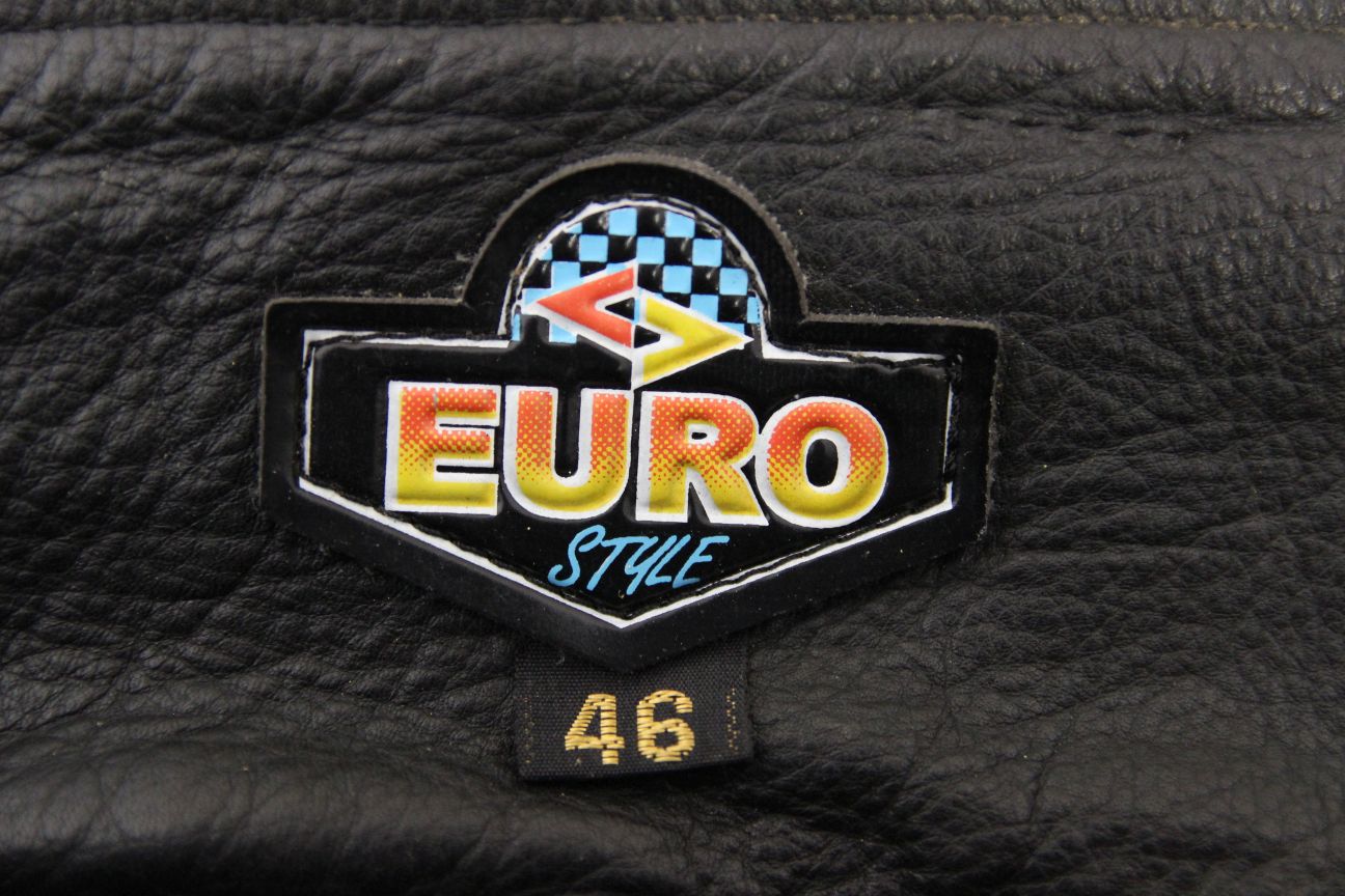 EURO STYLE BLACK LEATHER BIKER TROUSERS: WAIST 46 INCHES/INSIDE LEG 26 INCHES