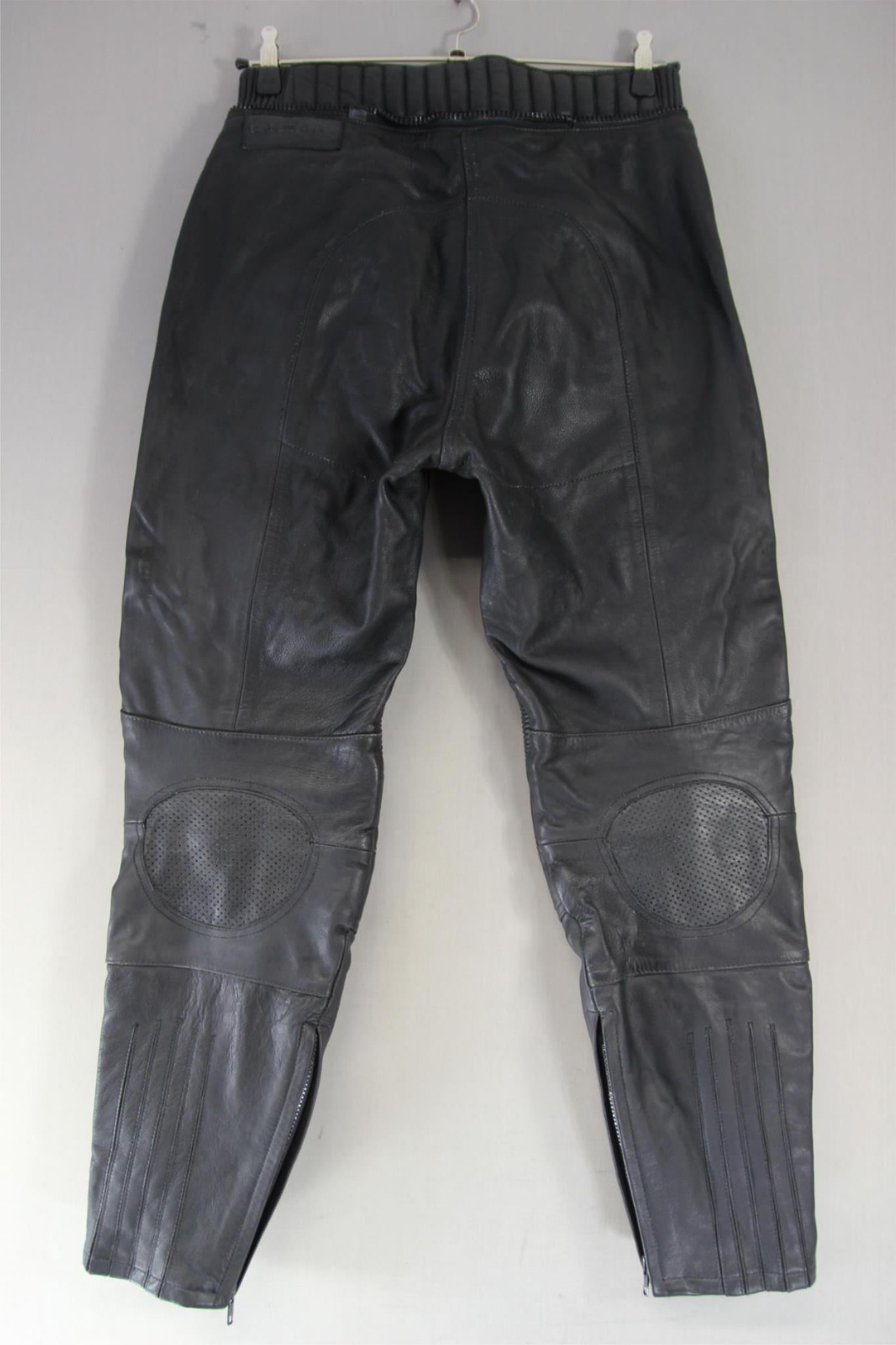 RICHA BLACK LEATHER BIKER TROUSER: SIZE 16/WAIST 30-32 INCHES/INSIDE LEG 29 INCH