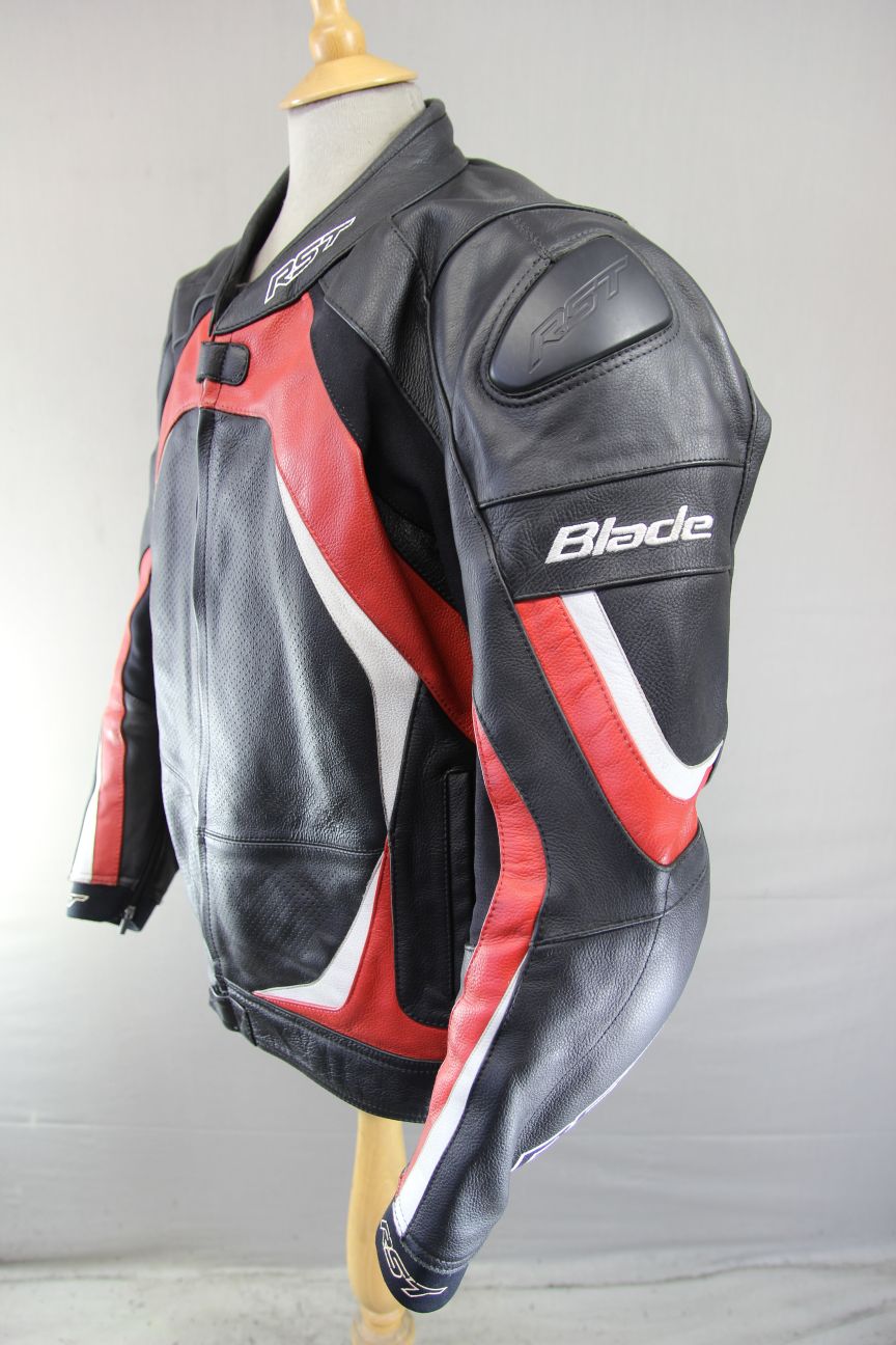 RST BLADE BLACK, RED & WHITE LEATHER BIKER JCKT WITH CONTOUR PLUS CE ARMOUR 50IN