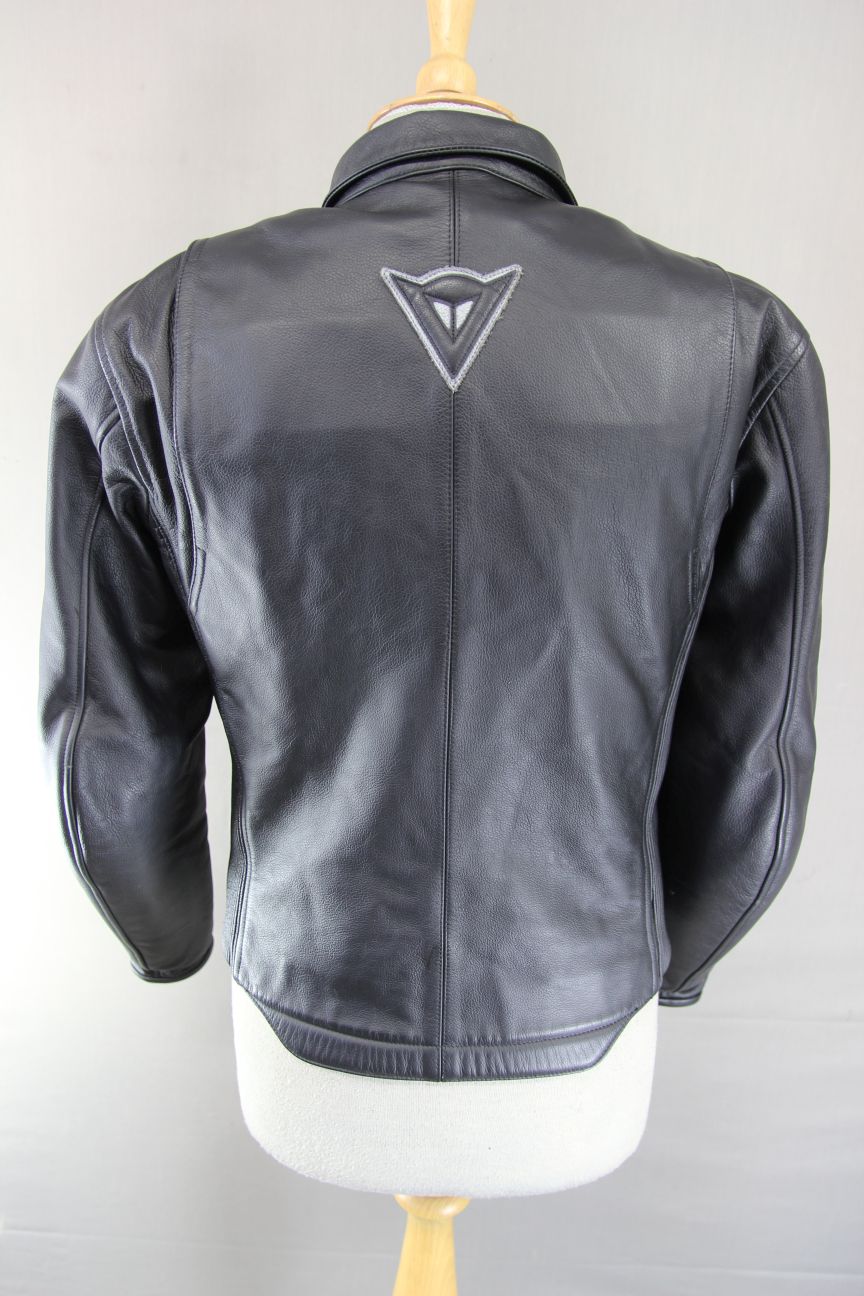 DAINESE BLACK & SILVER LEATHER BIKER JACKET WITH CE ARMOUR & THERMAL LINING 32IN