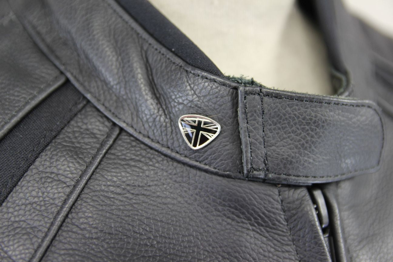 TRIUMPH LADIES BLACK LEATHER BIKER JACKET WITH CE ARMOUR SIZE L/G 38 INCH CHEST