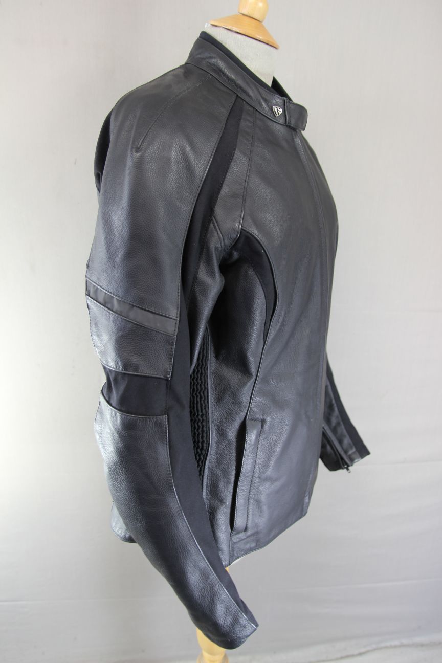 TRIUMPH LADIES BLACK LEATHER BIKER JACKET WITH CE ARMOUR SIZE L/G 38 INCH CHEST